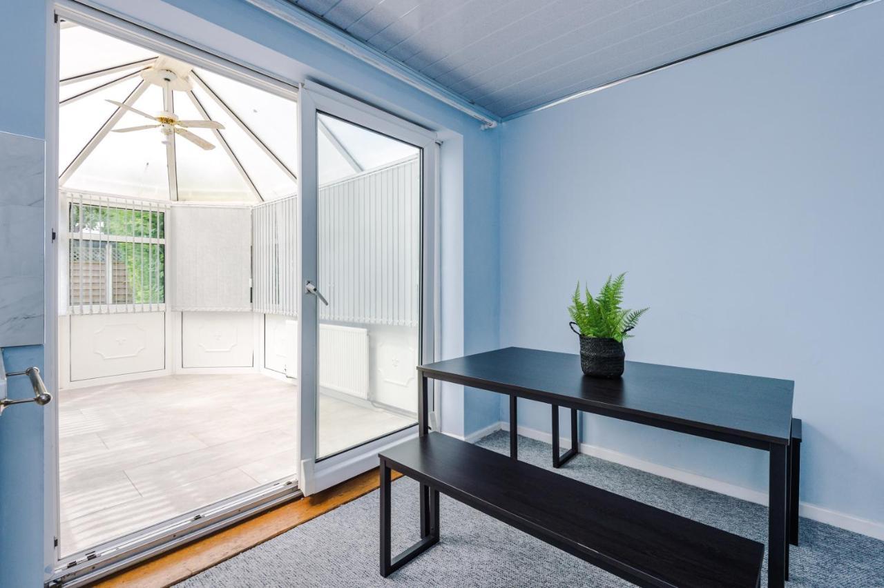 Family Friendly 3-Bed Home With Free Parking On Site Huddersfield Zewnętrze zdjęcie
