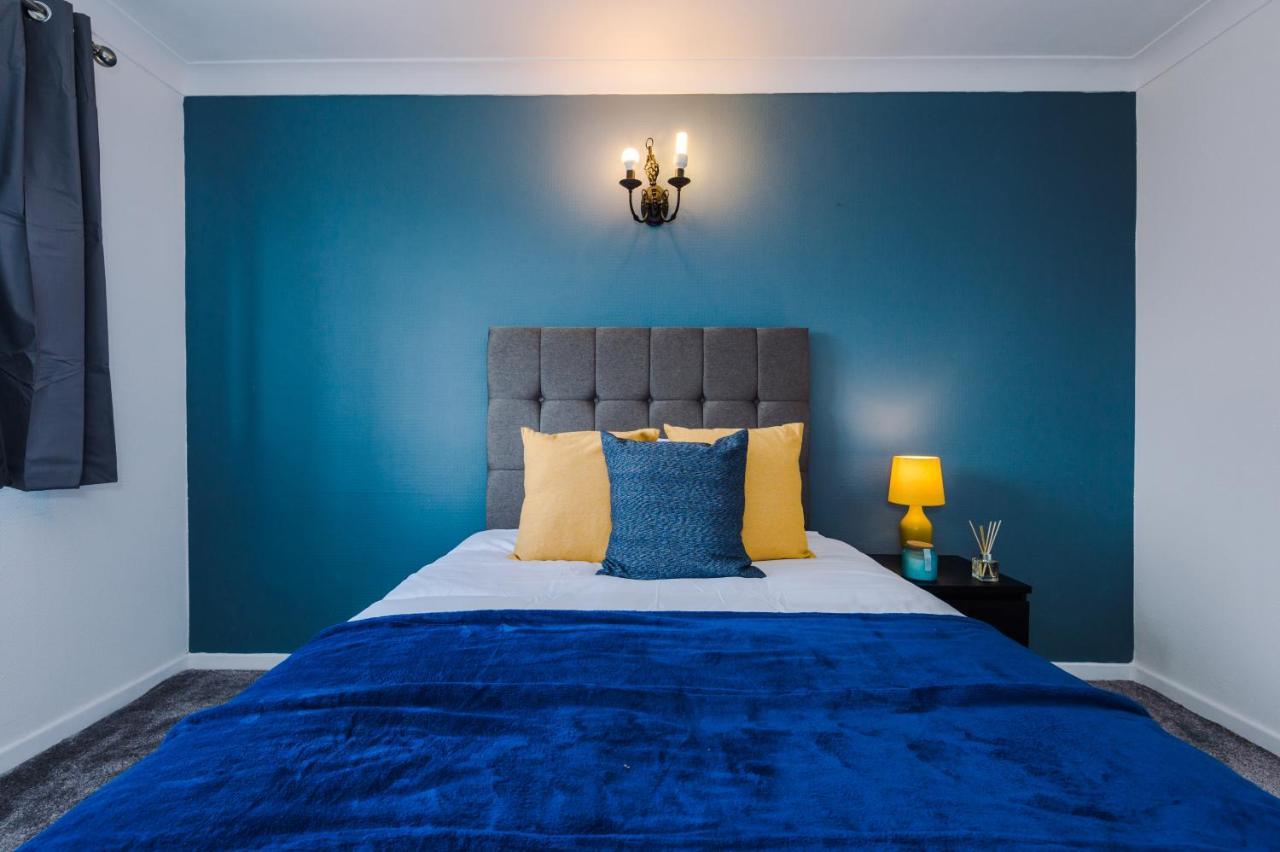 Family Friendly 3-Bed Home With Free Parking On Site Huddersfield Zewnętrze zdjęcie