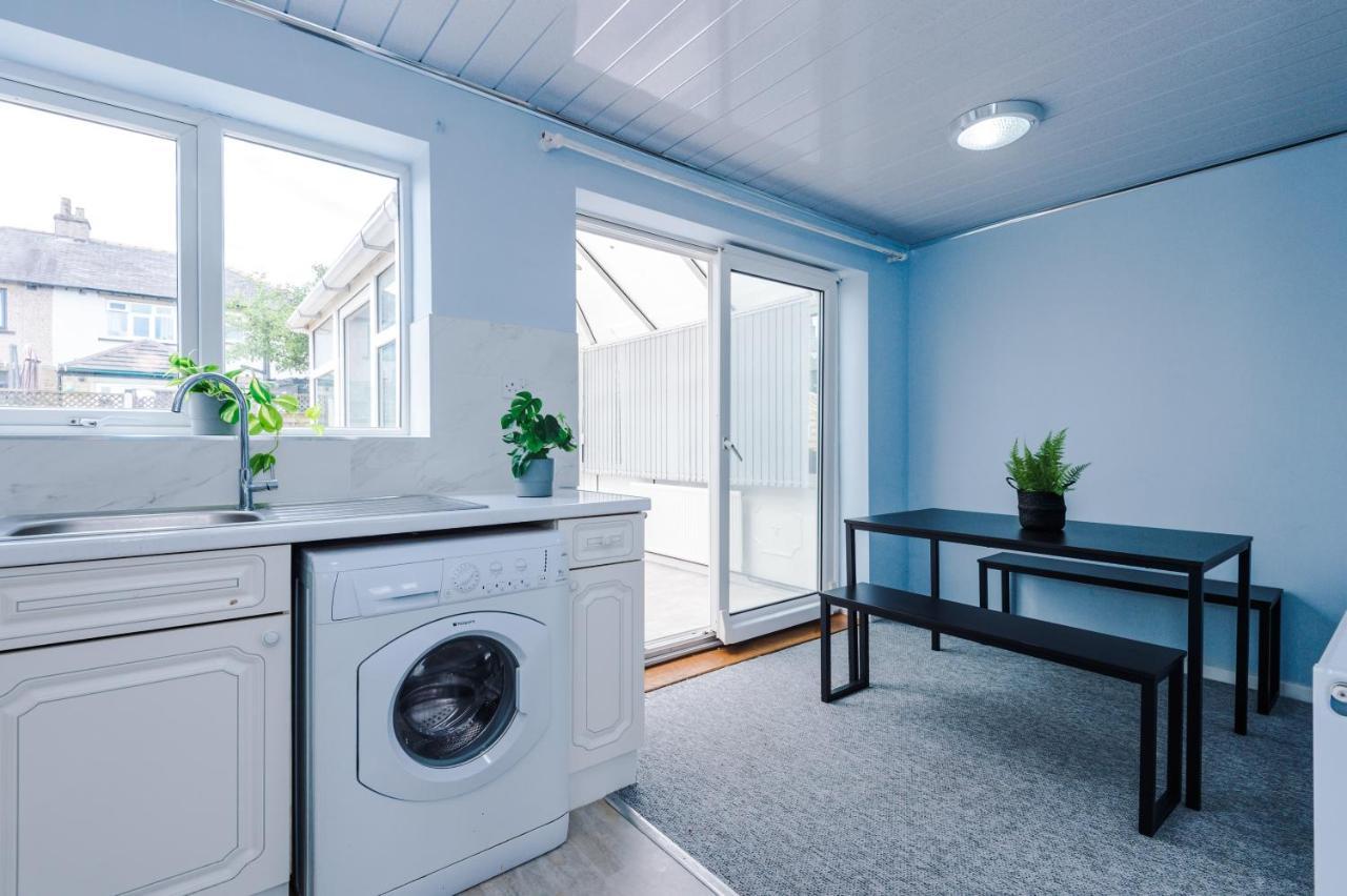 Family Friendly 3-Bed Home With Free Parking On Site Huddersfield Zewnętrze zdjęcie